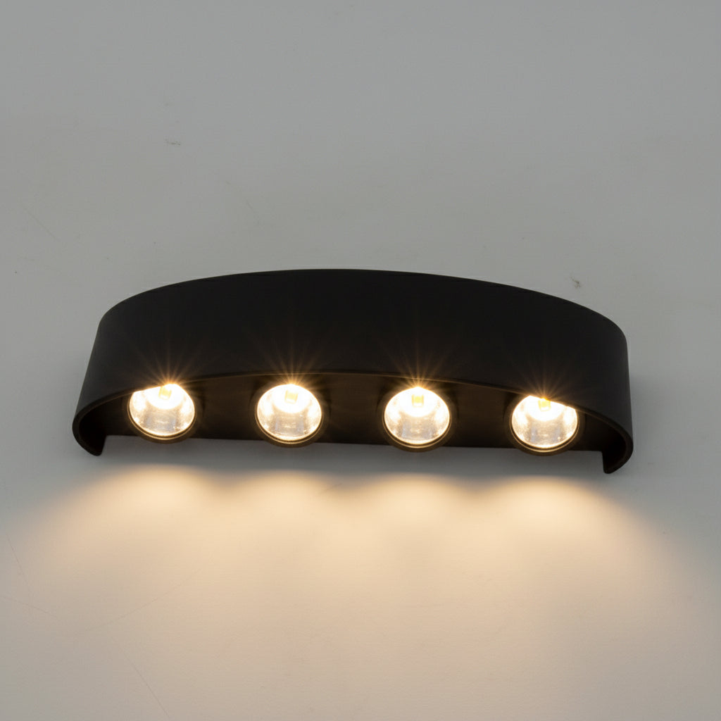 Applique murale LED d'extérieur moderne – économe en énergie et résistante aux intempéries.