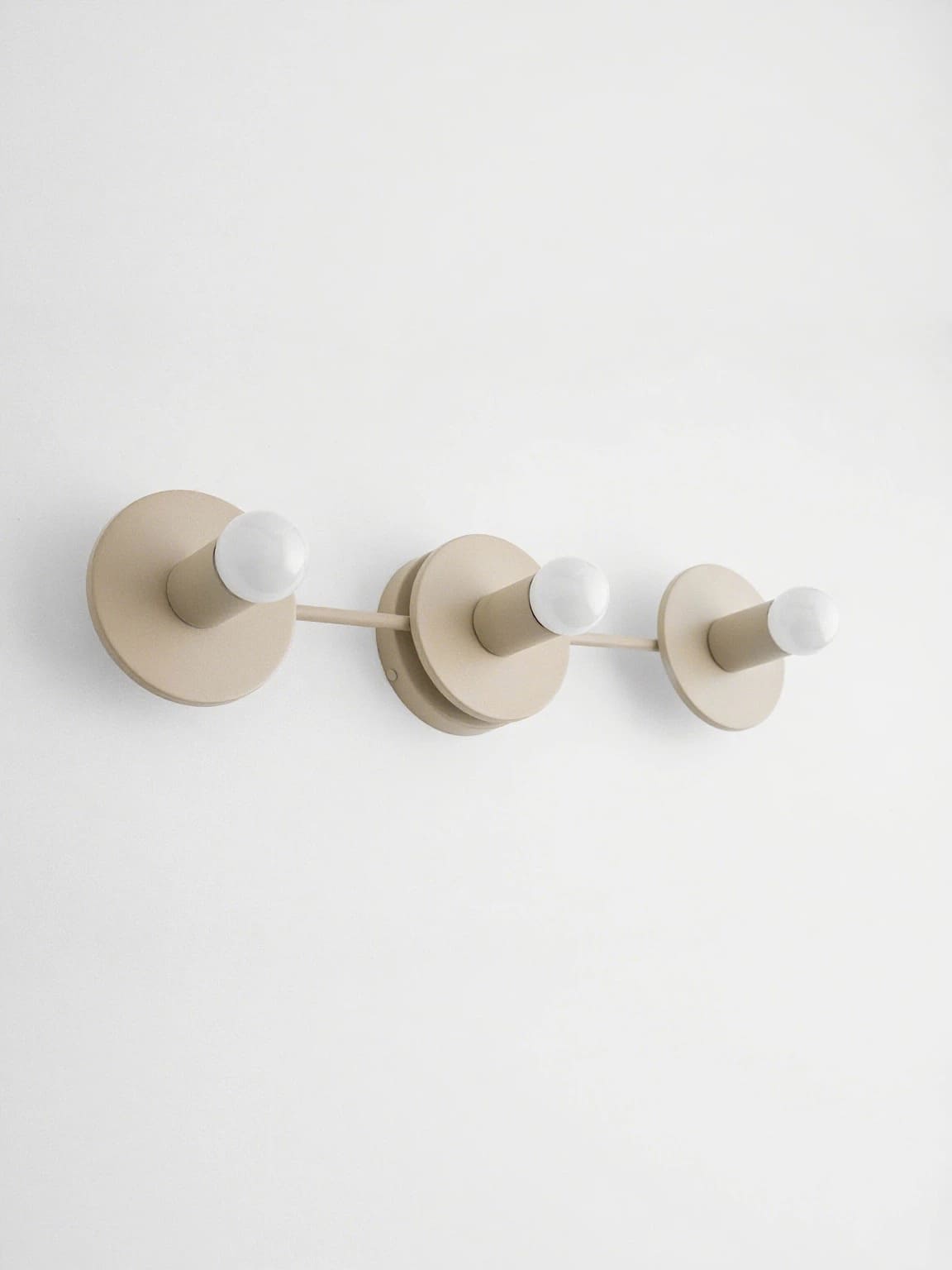 Applique de salle de bain minimaliste à trois points lumineux - Disponible en plusieurs coloris