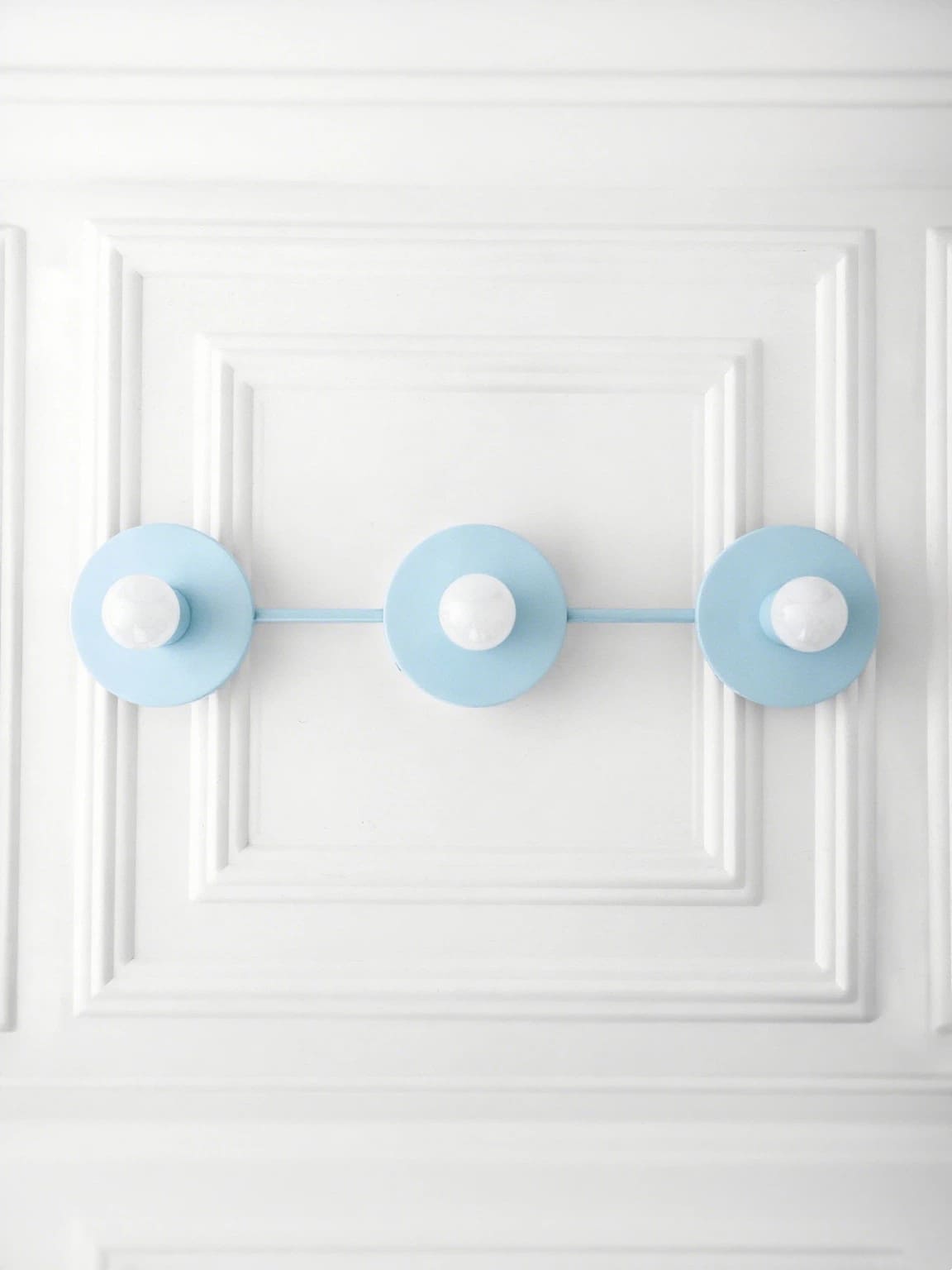 Applique de salle de bain minimaliste à trois points lumineux - Disponible en plusieurs coloris