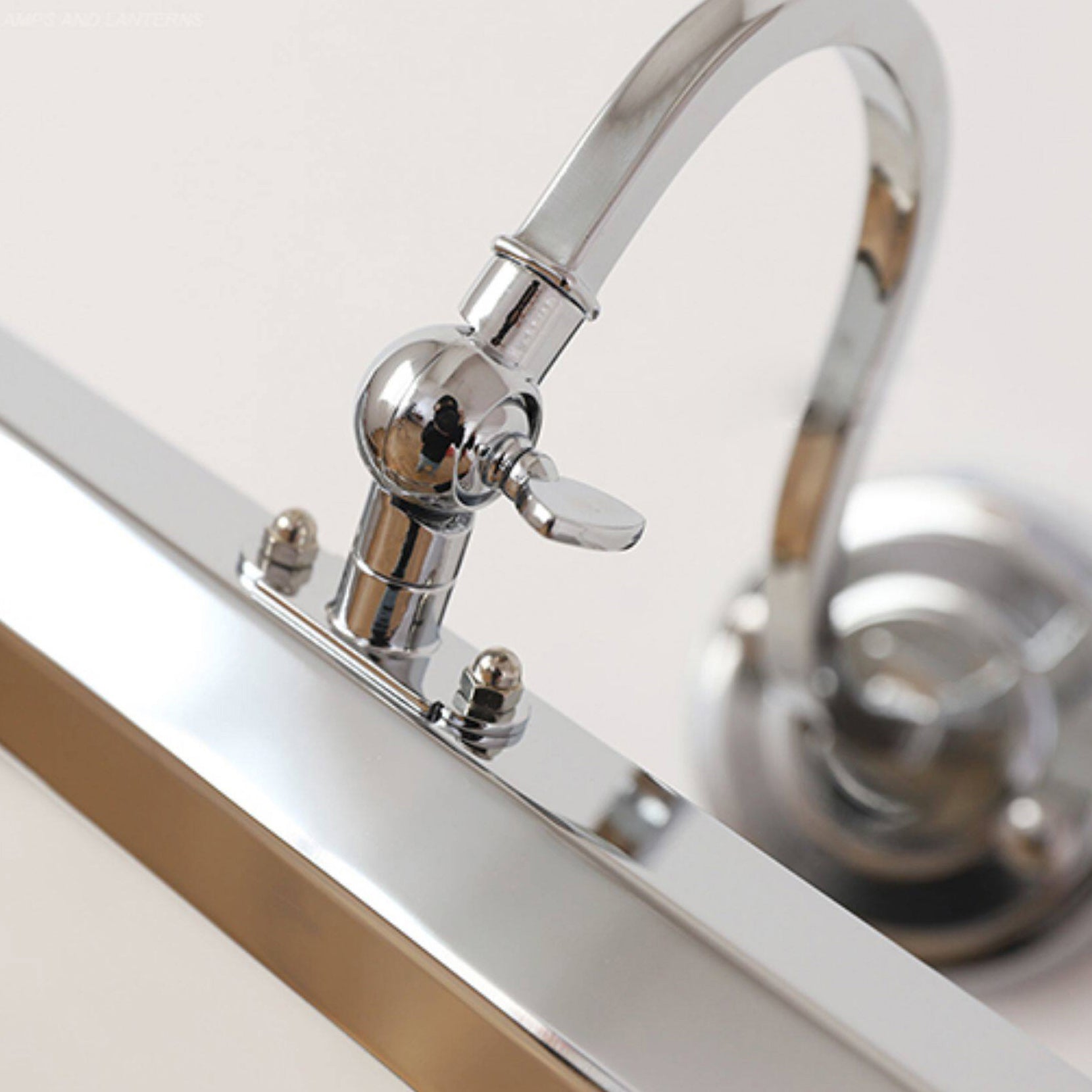 Applique murale orientable col de cygne en fer pour tableau avec douille G9 chrome noir cuivre