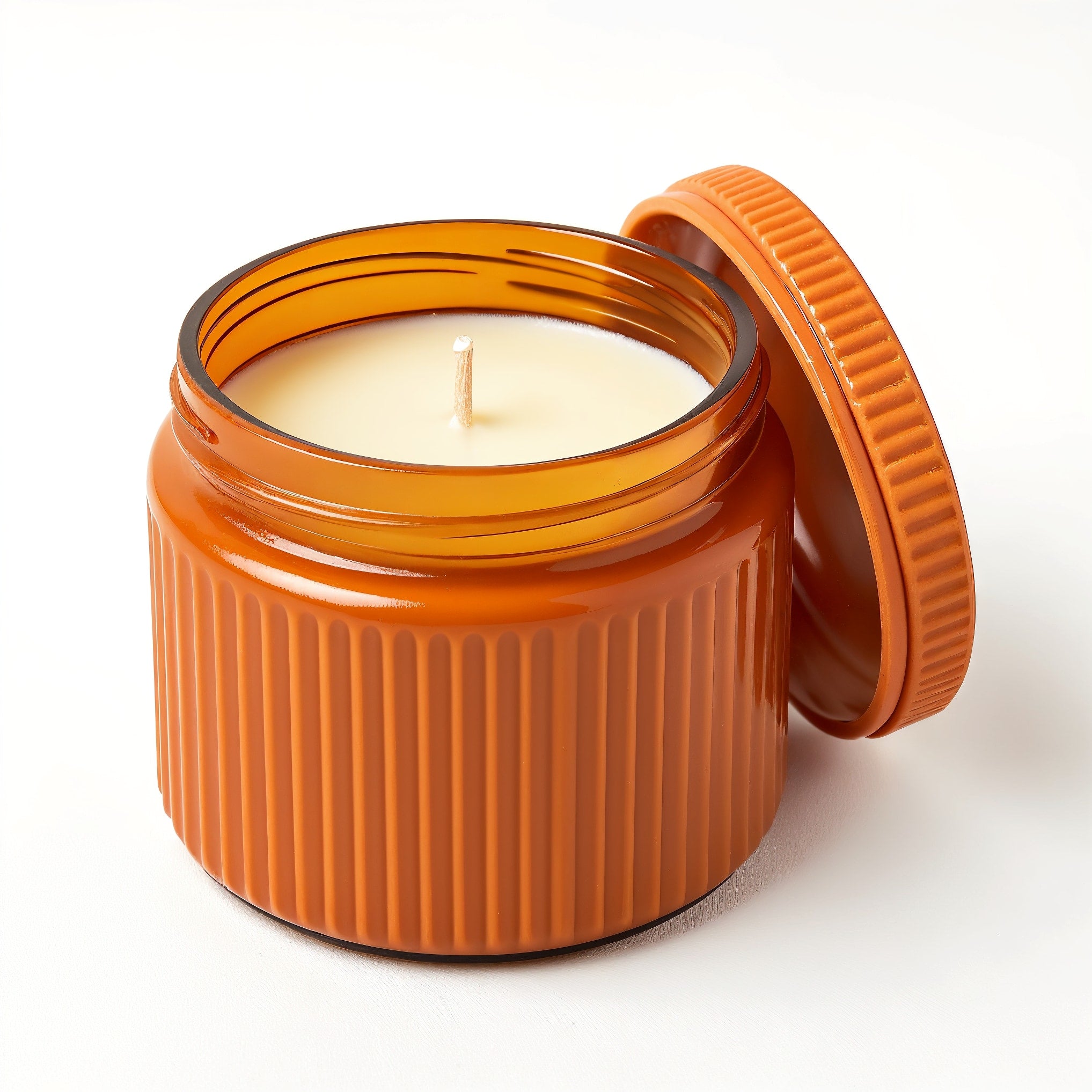 Bougie parfumée au soja Gingembre Épicé — Pot orange à texture nervurée