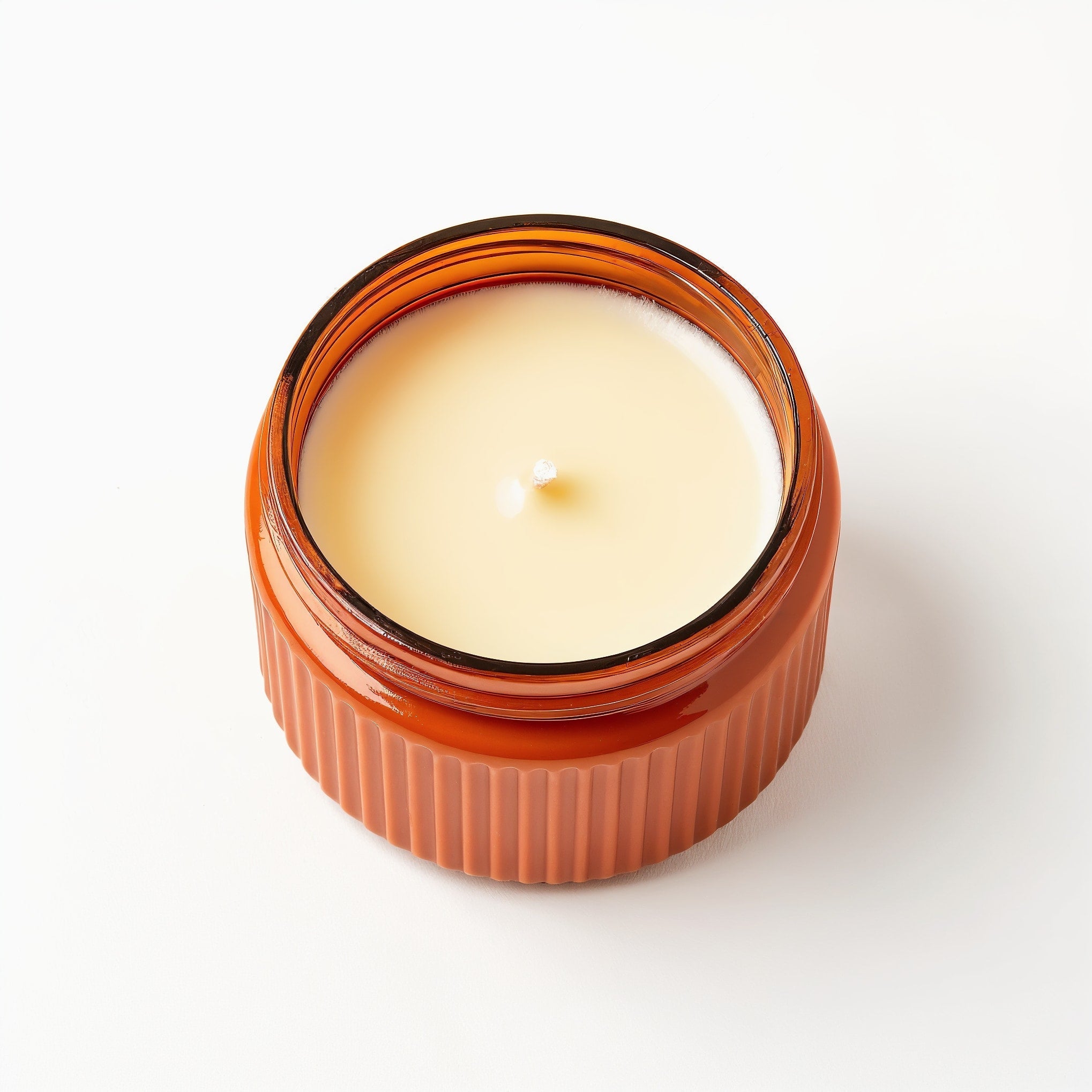 Bougie parfumée au soja Gingembre Épicé — Pot orange à texture nervurée