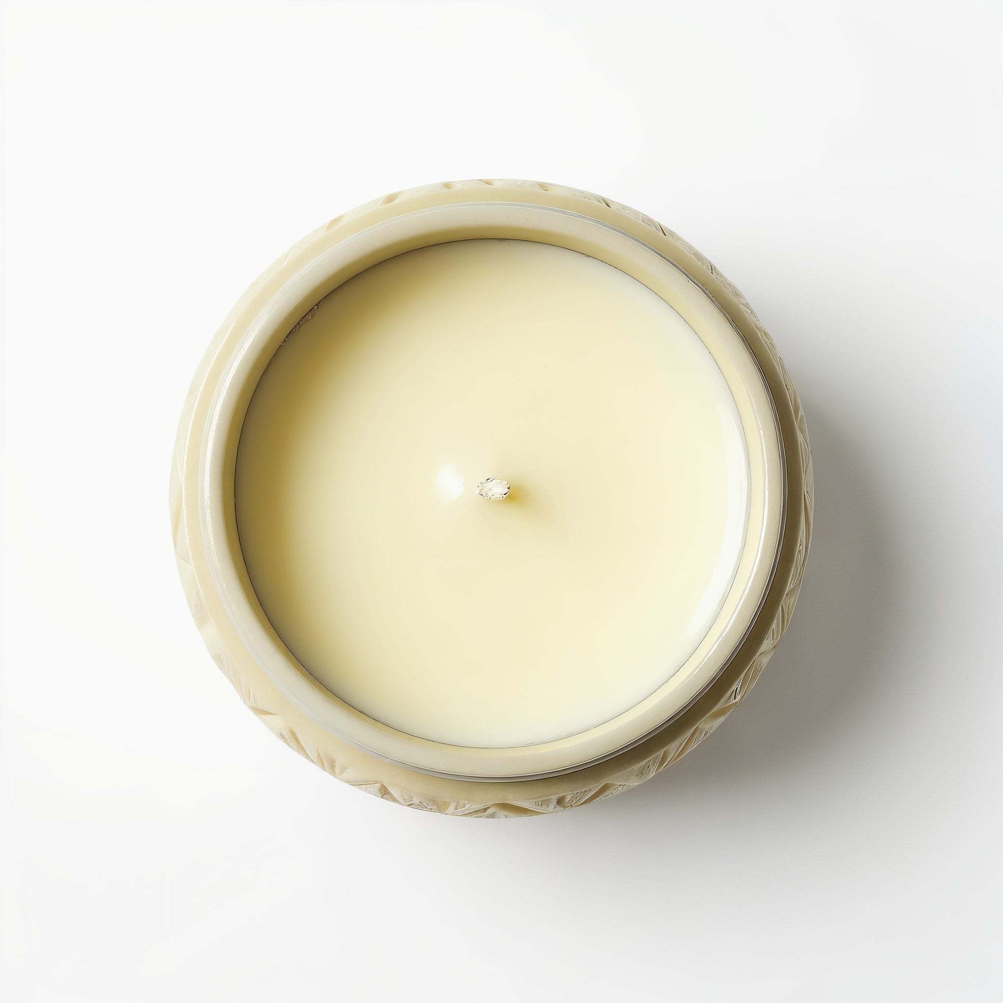 Bougie parfumée vanille coco en cire de soja - pot ivoire avec texture noix de coco