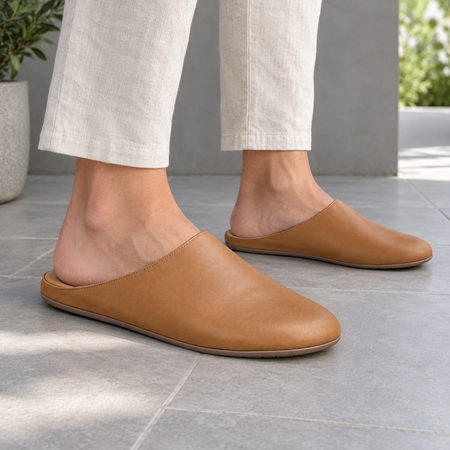 Chaussons légers marron clair sans lacets pour homme
