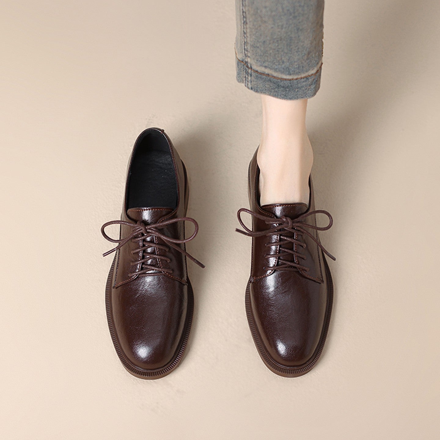 Chaussures à lacets en cuir classiques pour femme