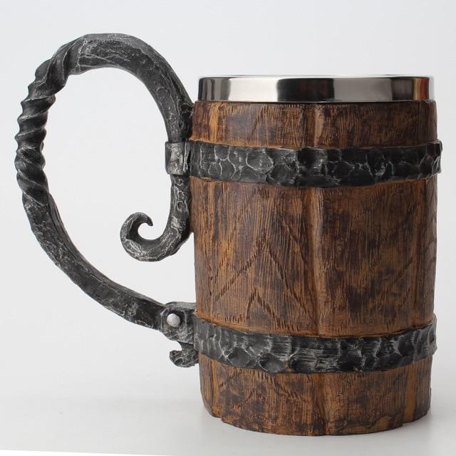 Chope de taverne nordique isolée pour boissons chaudes et froides