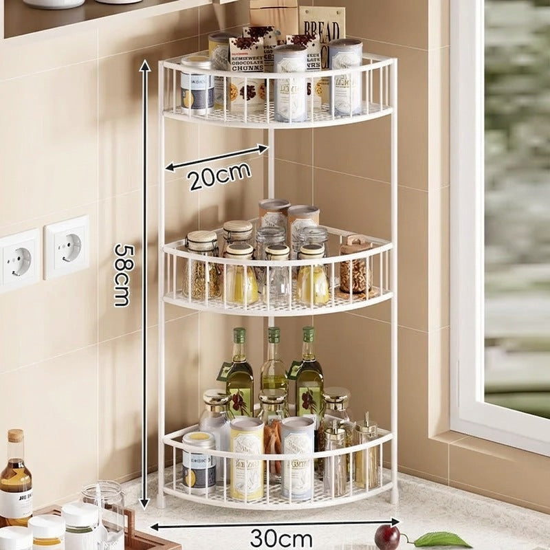 Étagère d'angle de cuisine à trois niveaux avec rebords surélevés et plateaux en maille