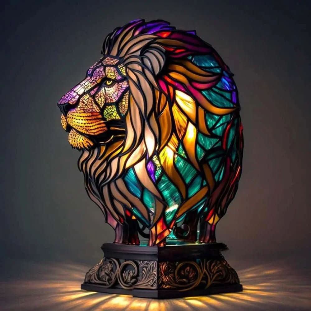 Lampe à motif animal VitraFauna — Design style vitrail, forme sculpturale