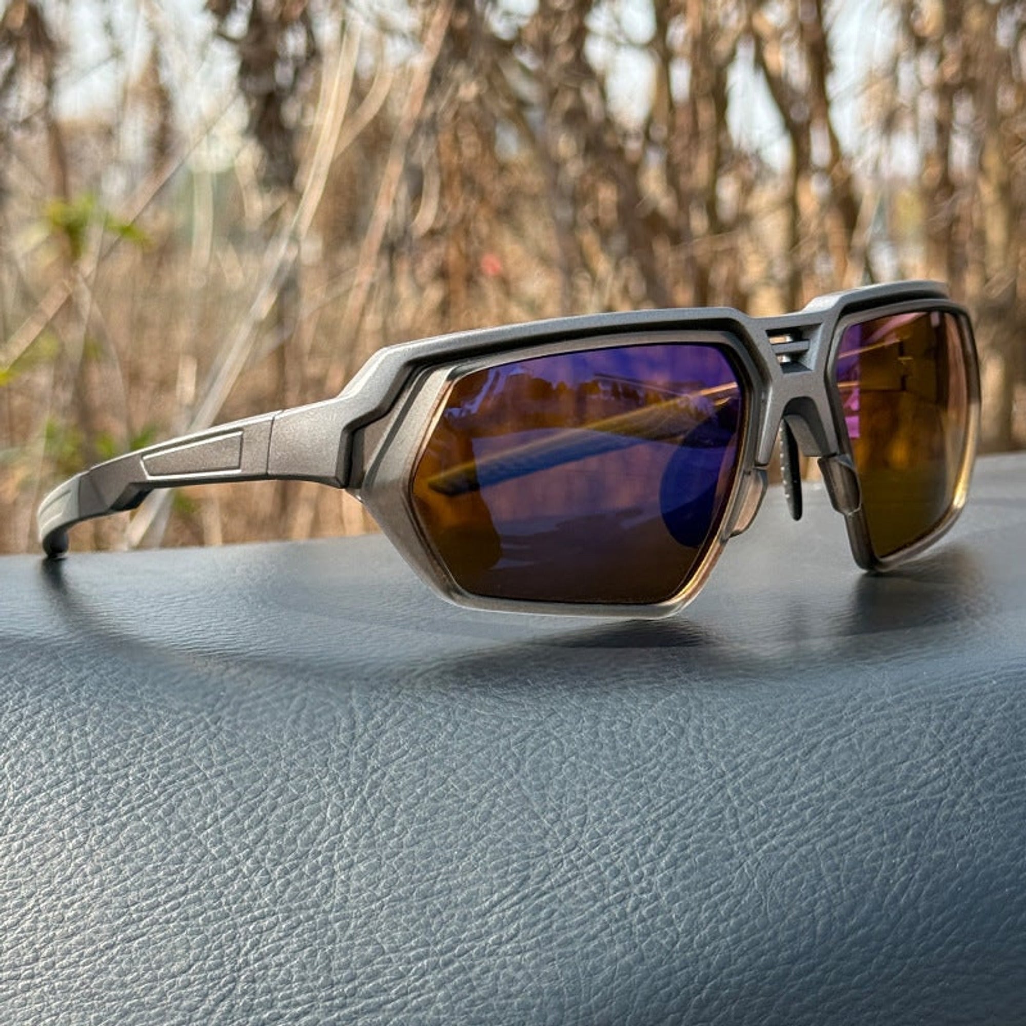 Lunettes de soleil de sport photochromiques polarisées avec verres pour vision nocturne et monture enveloppante tactique