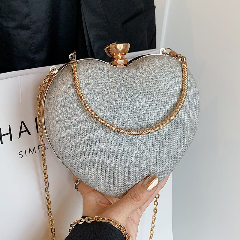 Pochette de soirée glamour en forme de cœur