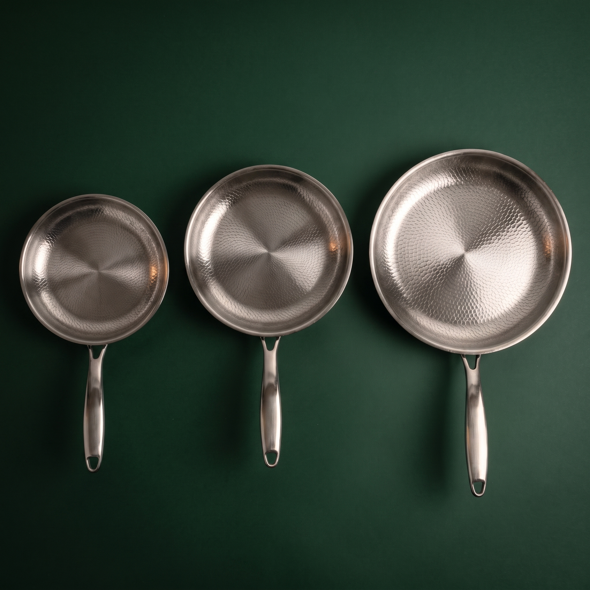 Poêle en titane martelée à la main - Set de 3 pièces 23, 25 et 28 cm