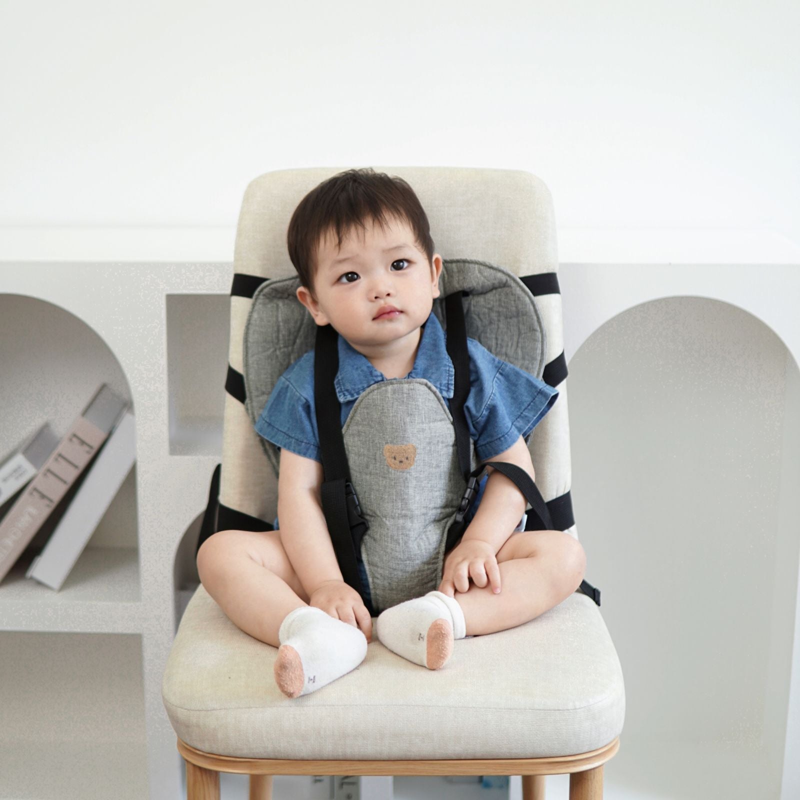 Rehausseur de chaise portable rembourré avec harnais de sécurité pour bébé