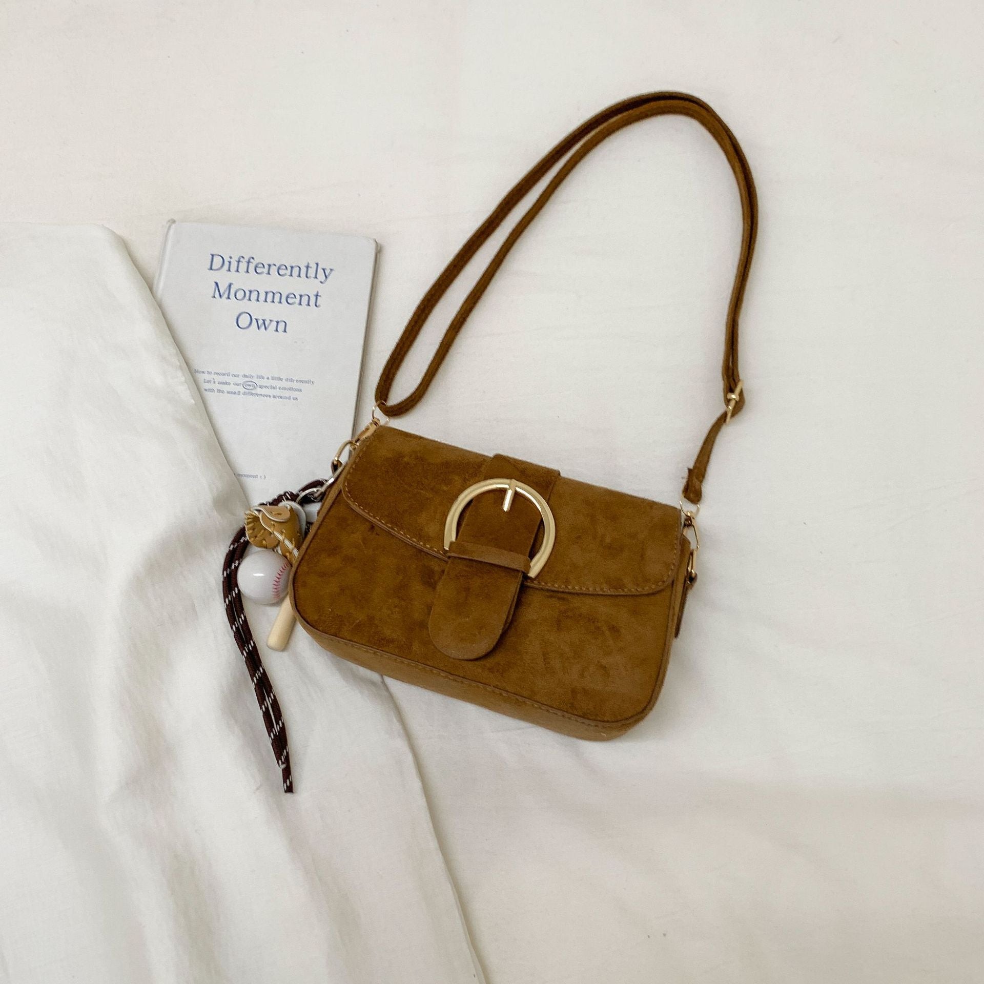 Sac à bandoulière élégant en daim
