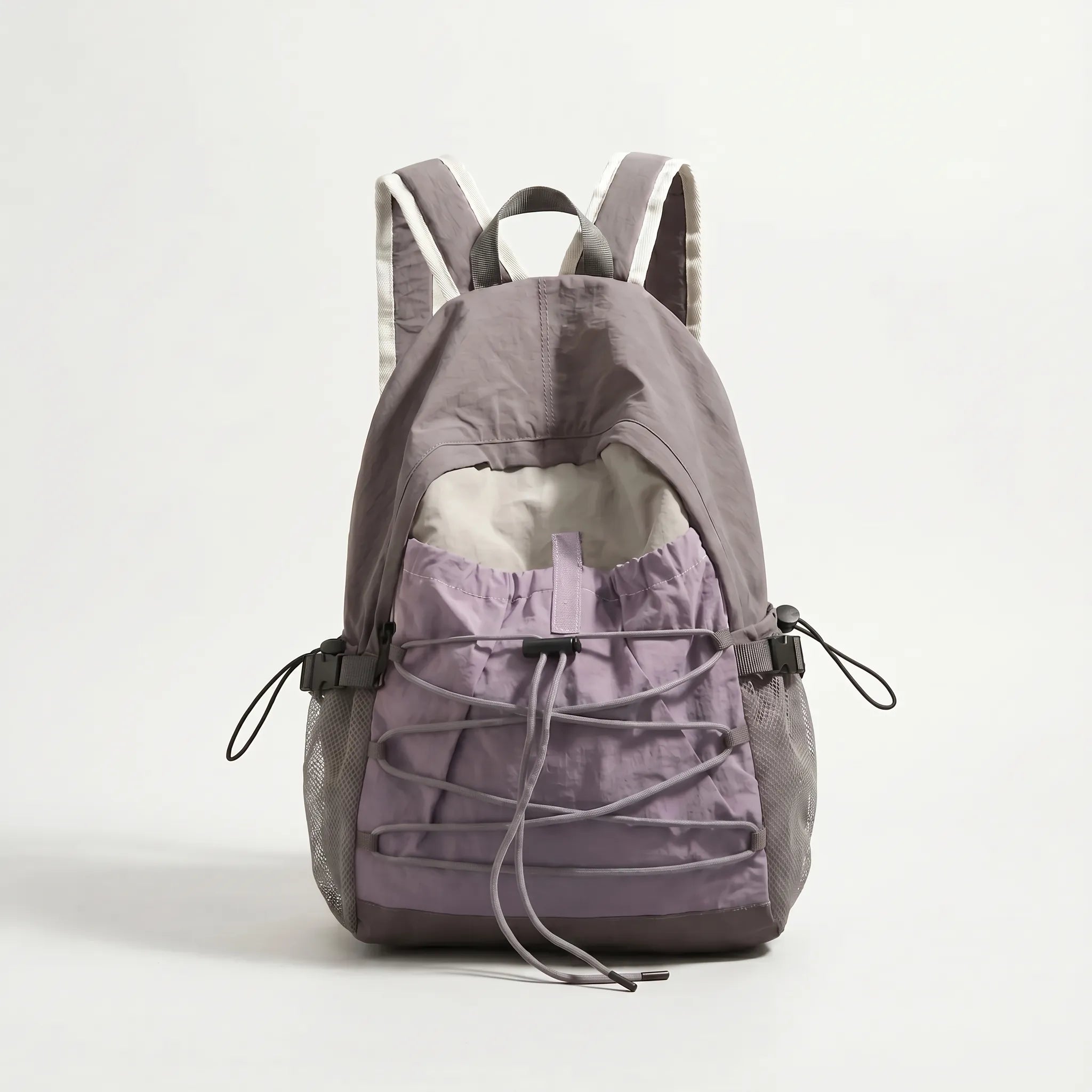 Sac à dos léger, capacité 35 l, sandow et poches en filet