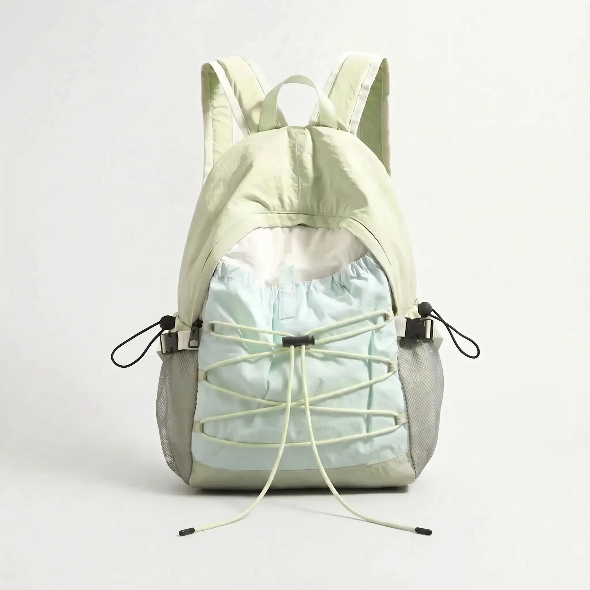 Sac à dos léger, capacité 35 l, sandow et poches en filet