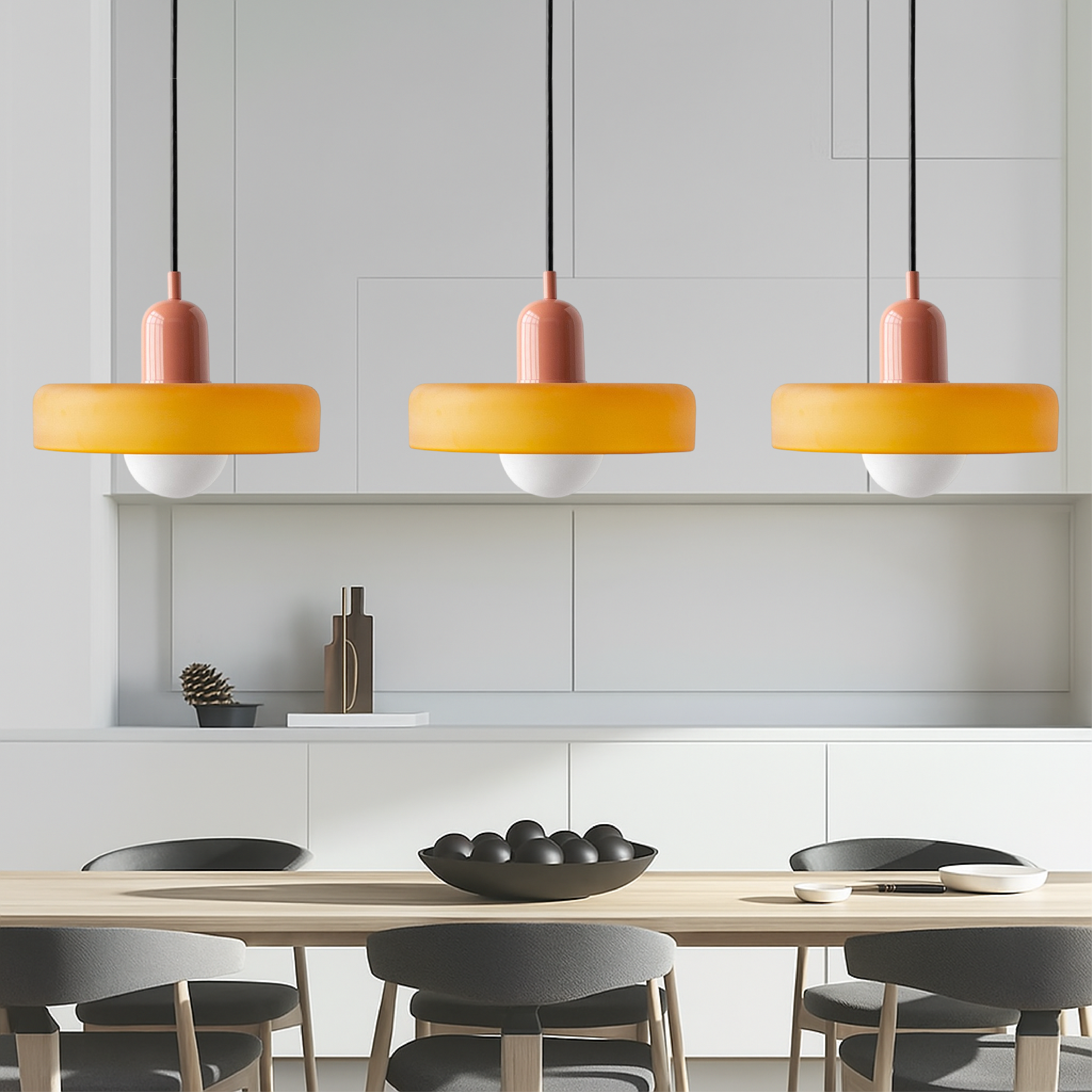Suspension Bauhaus 3 lumières — Abat-jours en verre coloré, ampoules G9, éclairage blanc chaud