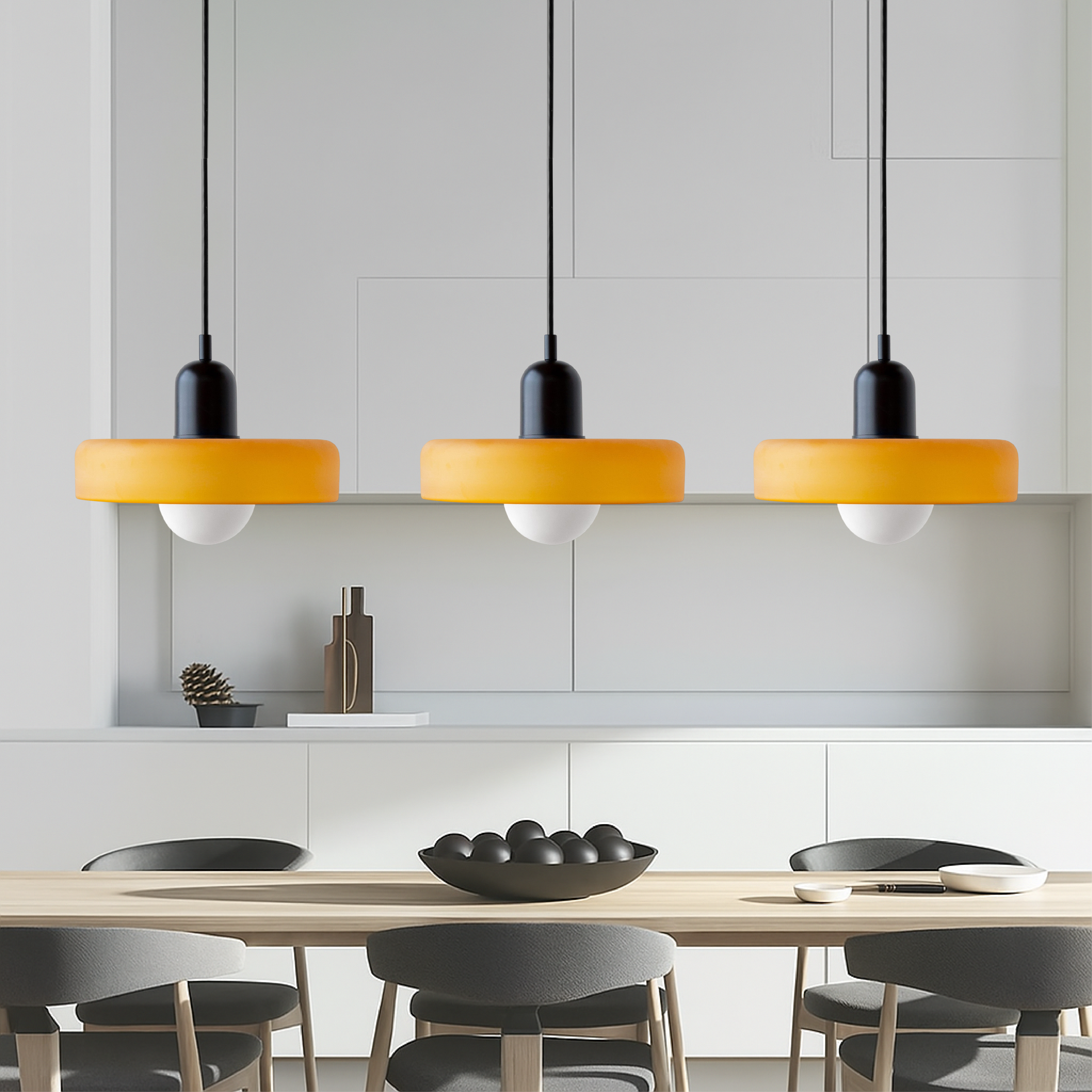 Suspension Bauhaus 3 lumières — Abat-jours en verre coloré, ampoules G9, éclairage blanc chaud