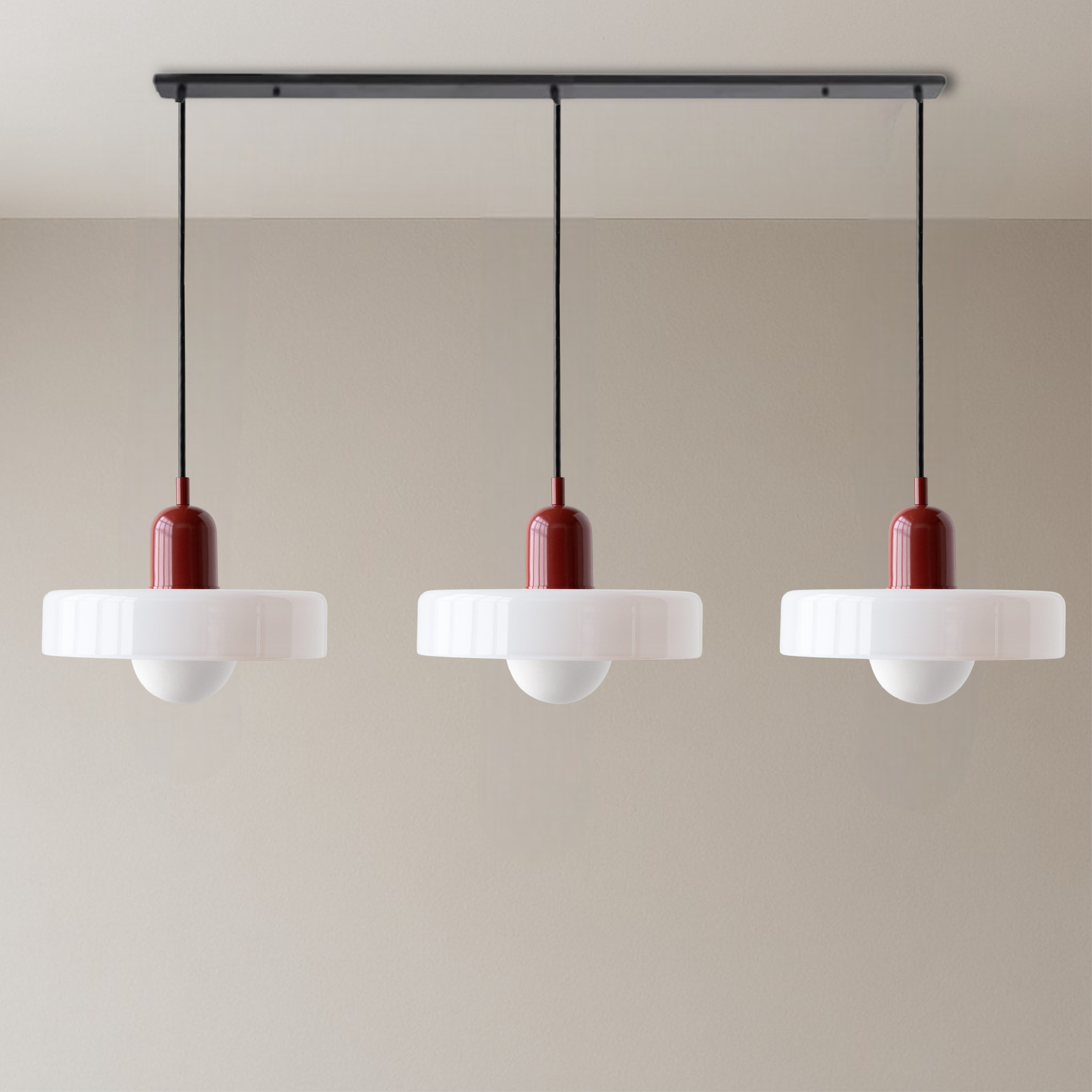 Suspension Bauhaus 3 lumières — Abat-jours en verre coloré, ampoules G9, éclairage blanc chaud