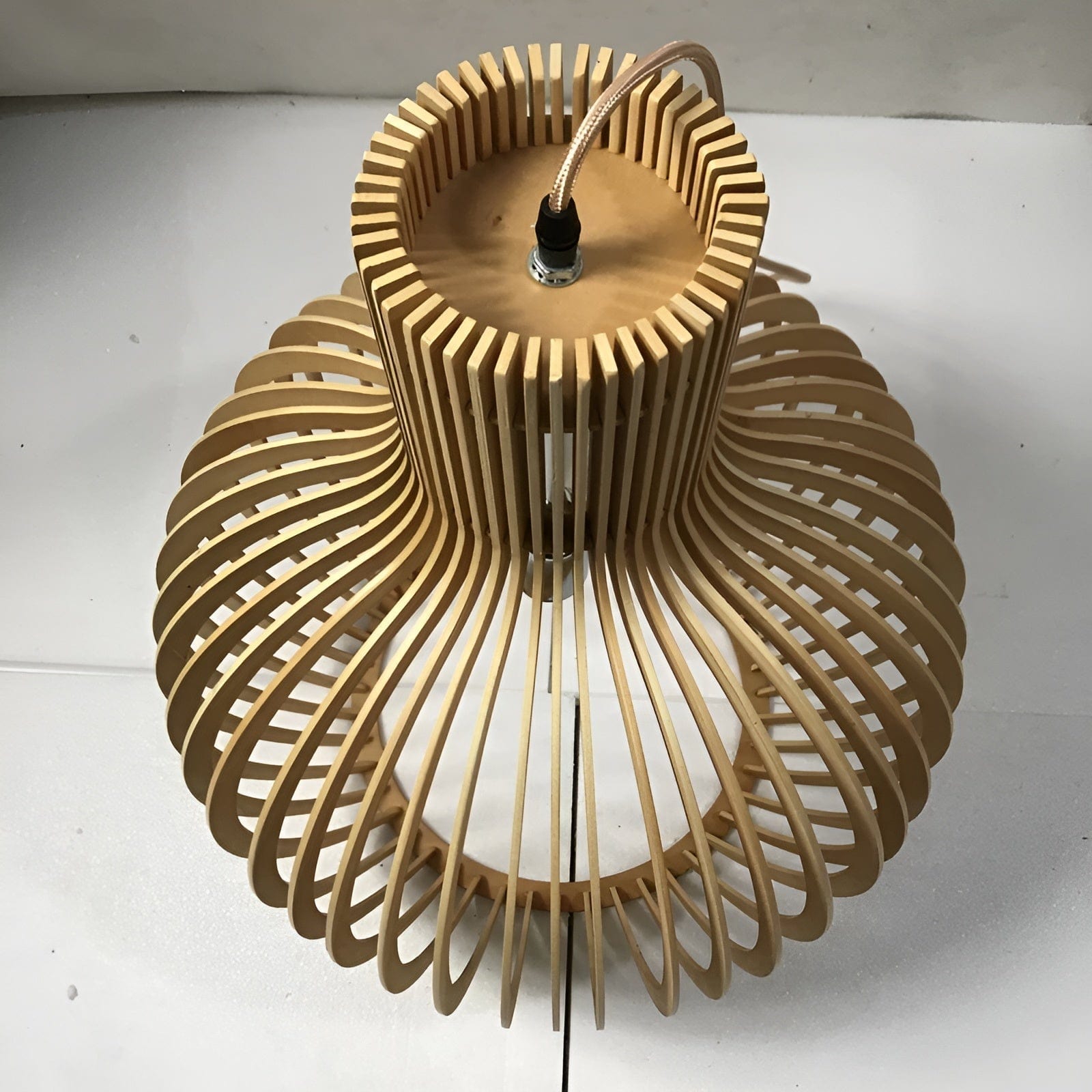 Suspension en bois réglable vintage avec éclairage LED