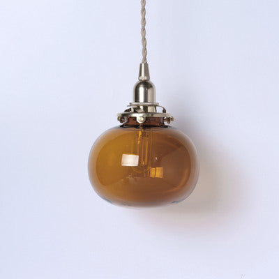 Suspension vintage dorée avec abat-jour en verre, douille E26, structure en cuivre pour salon et salle à manger