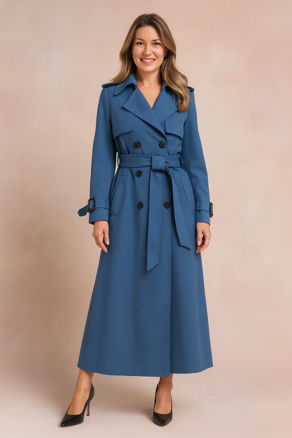 Trench-coat femme long double boutonnage avec ceinture, larges revers, épaulettes et poignets à boucle, pour le bureau e