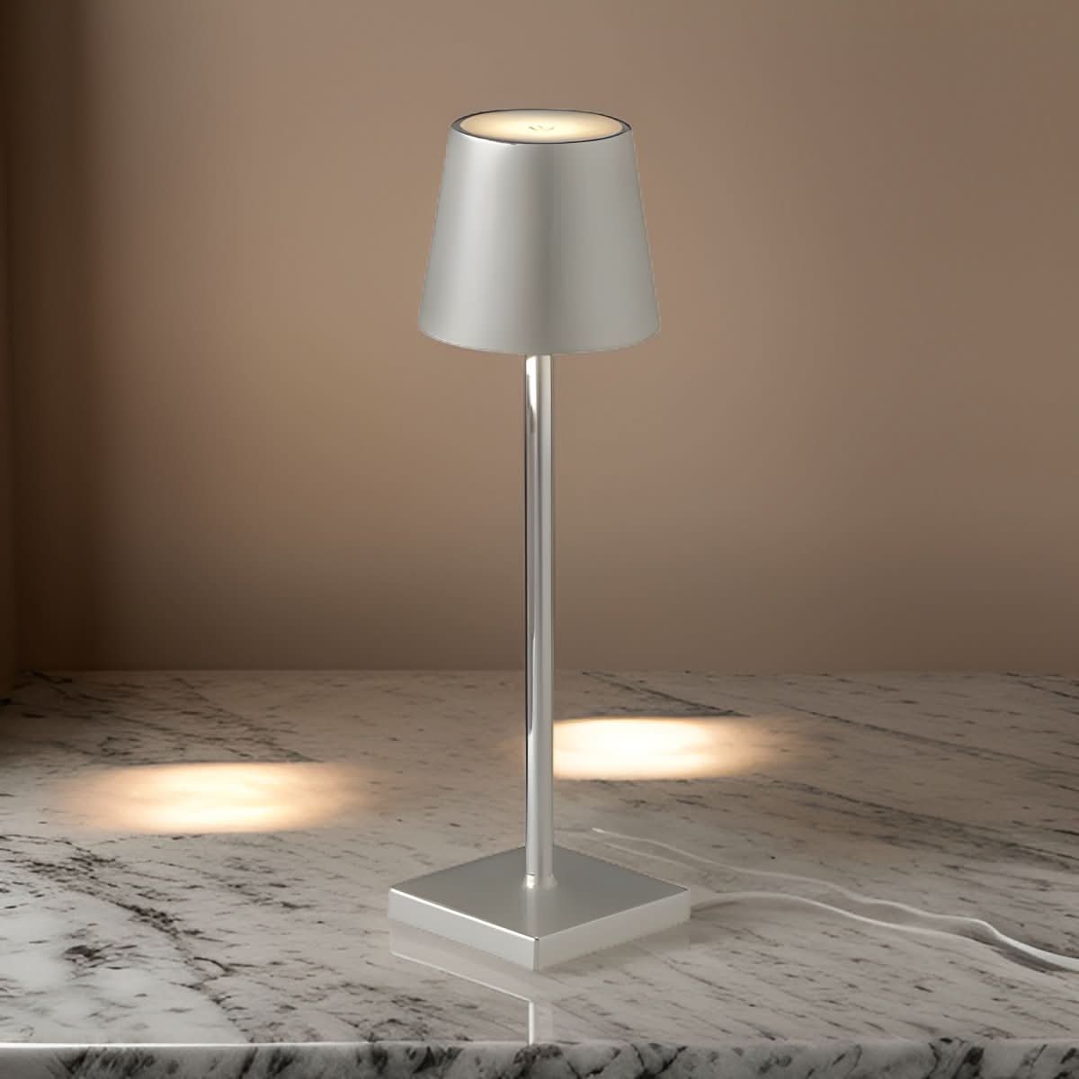 Lampe de table LED sans fil et rechargeable pour un éclairage flexible