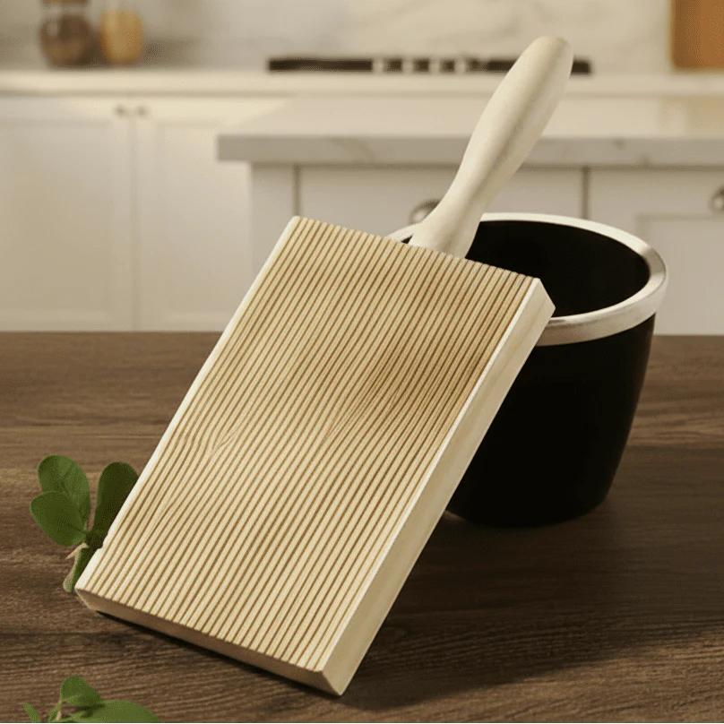 PASTAWOOD – Planche à gnocchi en bois de hêtre, outil à pâtes avec poignée confortable