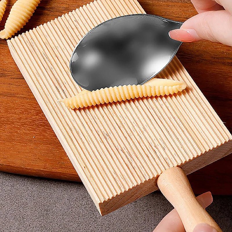 PASTAWOOD – Planche à gnocchi en bois de hêtre, outil à pâtes avec poignée confortable