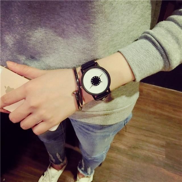 Montre minimaliste de luxe en cuir véritable pour femme, design unique