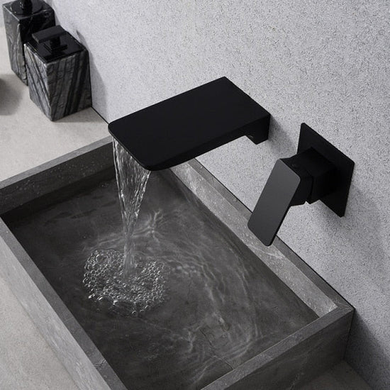 Robinet mural à capteur avec bec à cascade – Fluxis