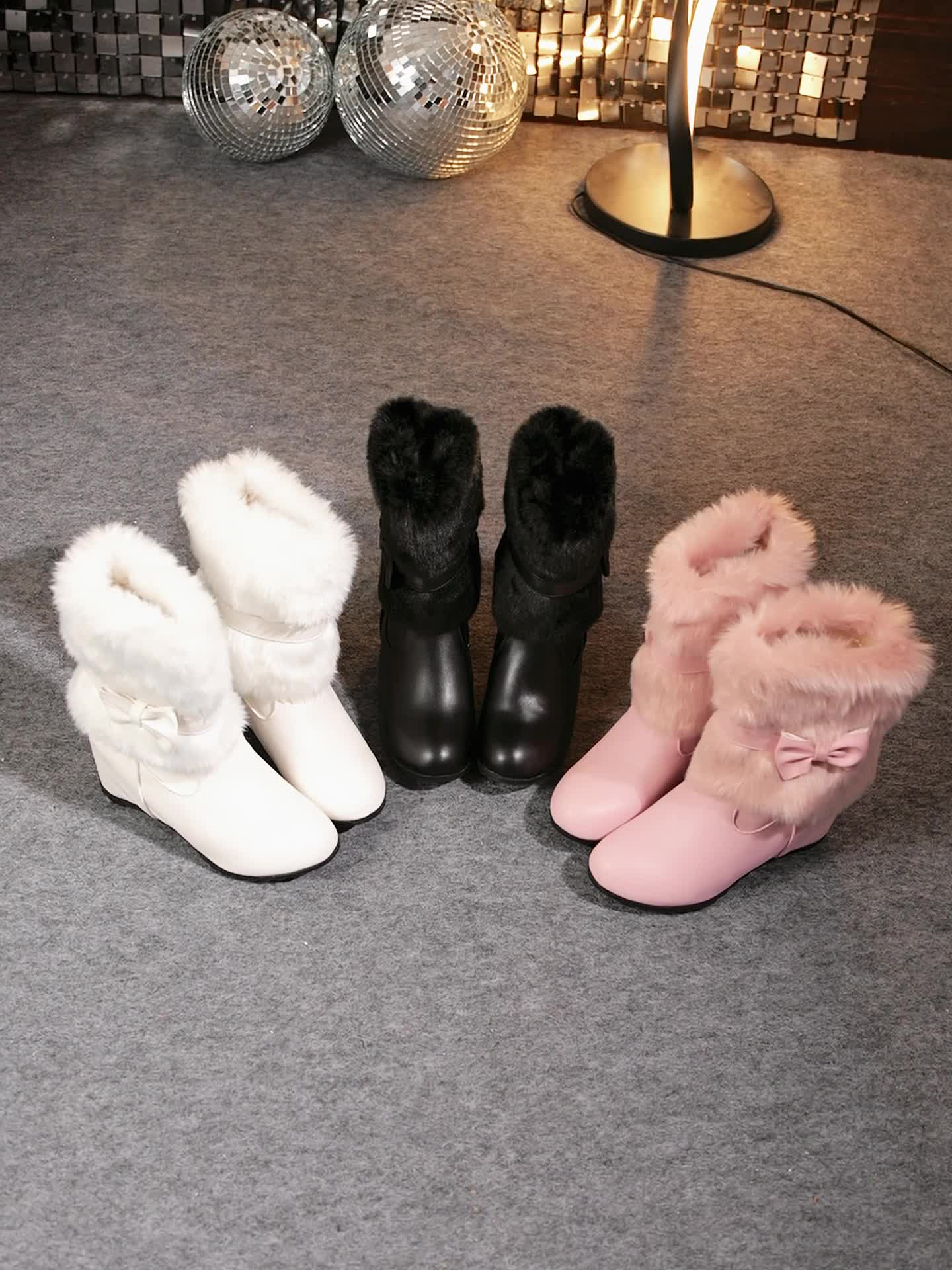Sieglinde – Bottes d’hiver douces à semelle épaisse avec nœud blanc
