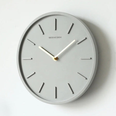 Horloge murale minimaliste | Design gris sculptural