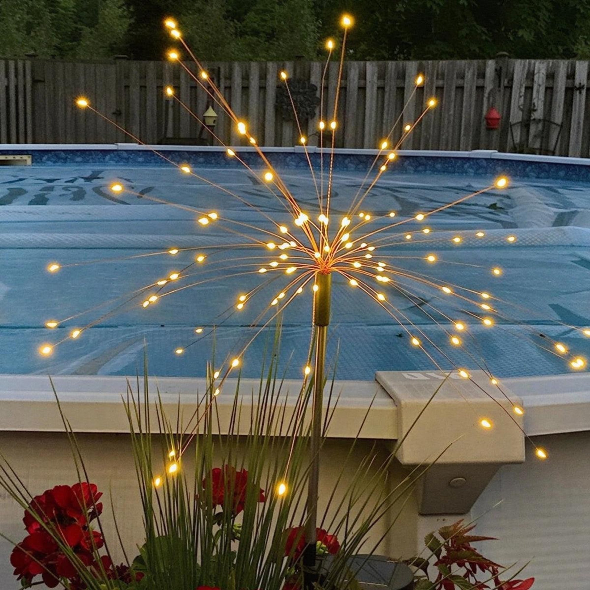 Lumières féeriques solaires de jardin, pour piquet de feu d'artifice de cour en plein air, crée une ambiance enchanteresse avec éclairage