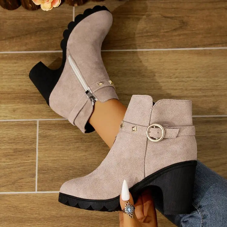 Bottes bloc cloutées pour femmes