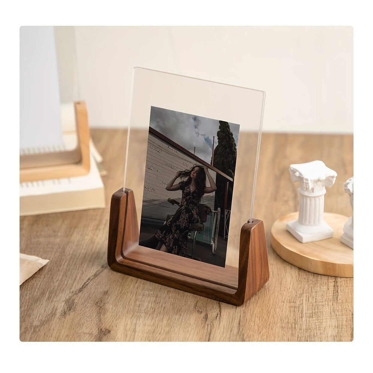 Cadre photo en acrylique en forme de U – Base en bois – Présentoir photo moderne