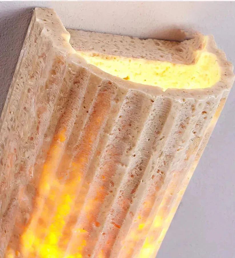 Applique murale Aurora Stone avec une lueur intérieure chaleureuse pour des maisons confortables